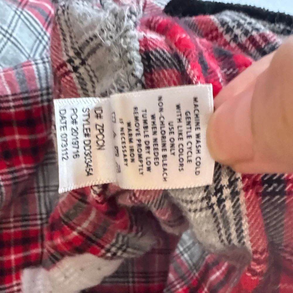 Disney Red and Gray Plaid Women's flannel nightgown #2758 - Picture 5 of 6